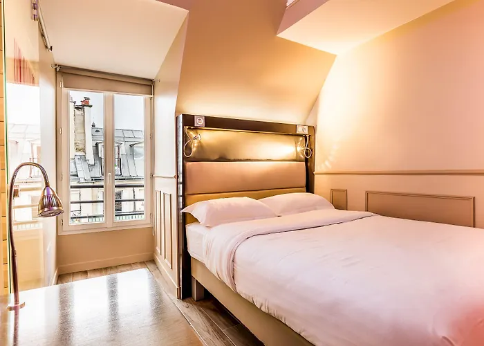 Hotel District Republique Parigi